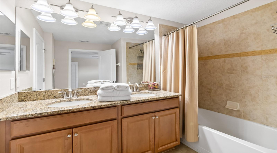 KISSIMMEE, Florida 34746, 4 Bedrooms Bedrooms, ,3 BathroomsBathrooms,Residential,For Sale,CLOCK TOWER,0,MFRS5112834