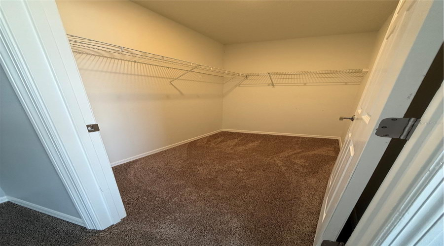 2 Floor Bedroom 3 Walk-In Closet