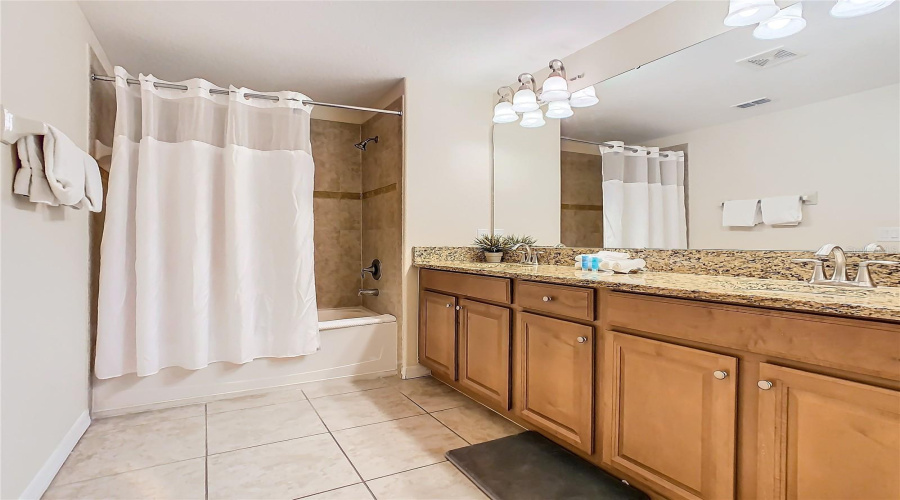 KISSIMMEE, Florida 34747, 5 Bedrooms Bedrooms, ,4 BathroomsBathrooms,Residential,For Sale,CALIFORNIA PALM,0,MFRO6244304