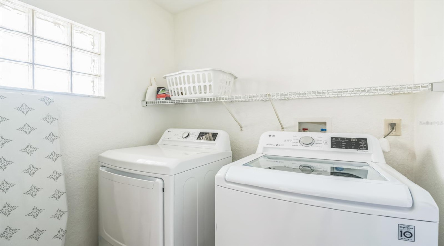 KISSIMMEE, Florida 34747, 3 Bedrooms Bedrooms, ,2 BathroomsBathrooms,Residential,For Sale,TREASURE TROVE,0,MFRO6243135