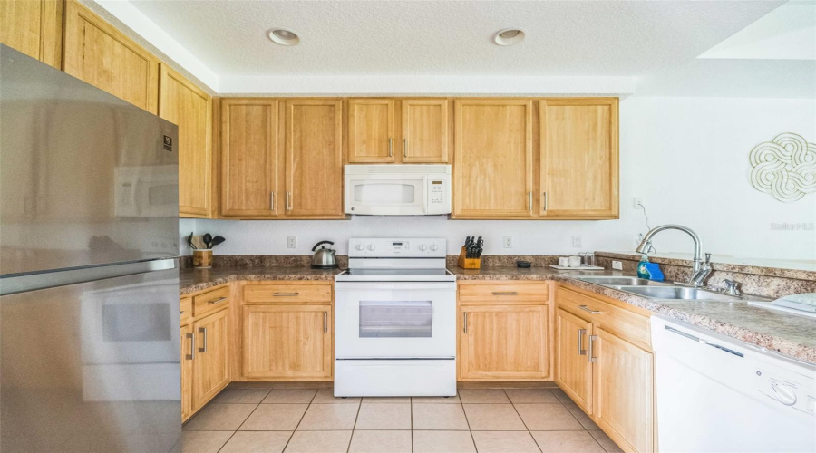KISSIMMEE, Florida 34747, 3 Bedrooms Bedrooms, ,2 BathroomsBathrooms,Residential,For Sale,TREASURE TROVE,0,MFRO6243135