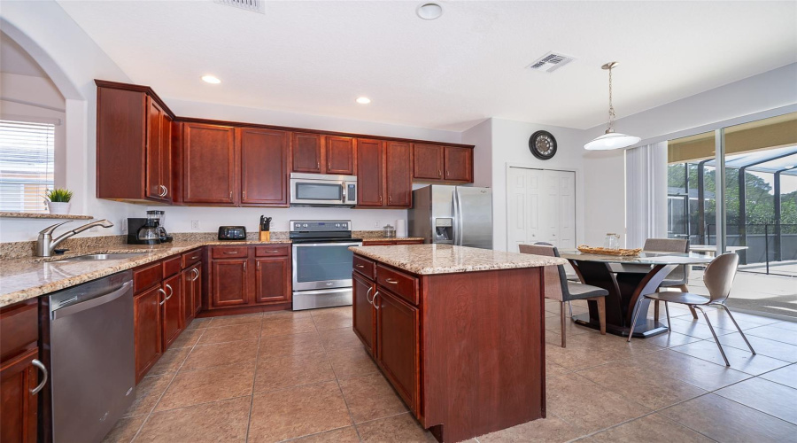 DAVENPORT, Florida 33837, 6 Bedrooms Bedrooms, ,4 BathroomsBathrooms,Residential,For Sale,ORANGE COSMOS,0,MFRO6171856
