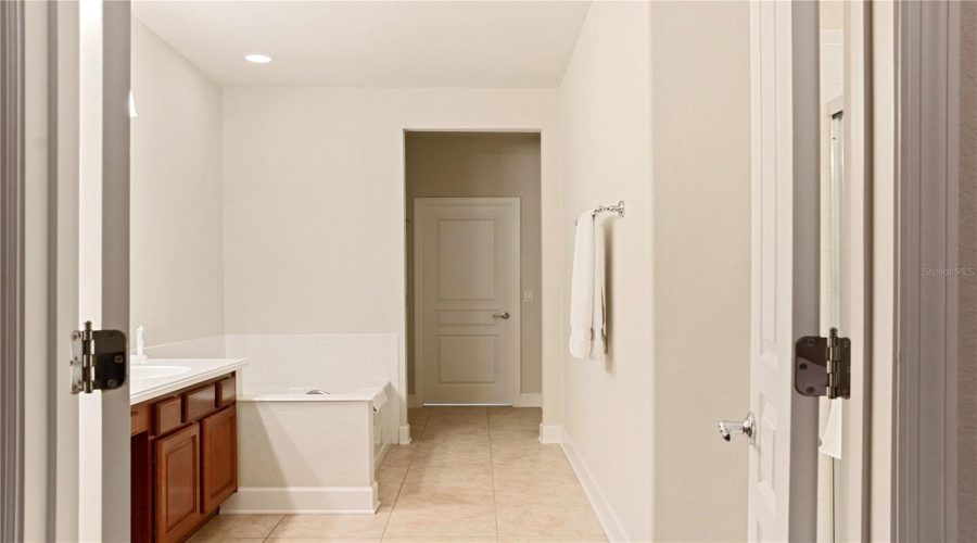 Davenport, Florida 33896, 3 Bedrooms Bedrooms, ,2 Bathroomsbathrooms,Residential,For Sale,Gilford Point,Mfro6152408