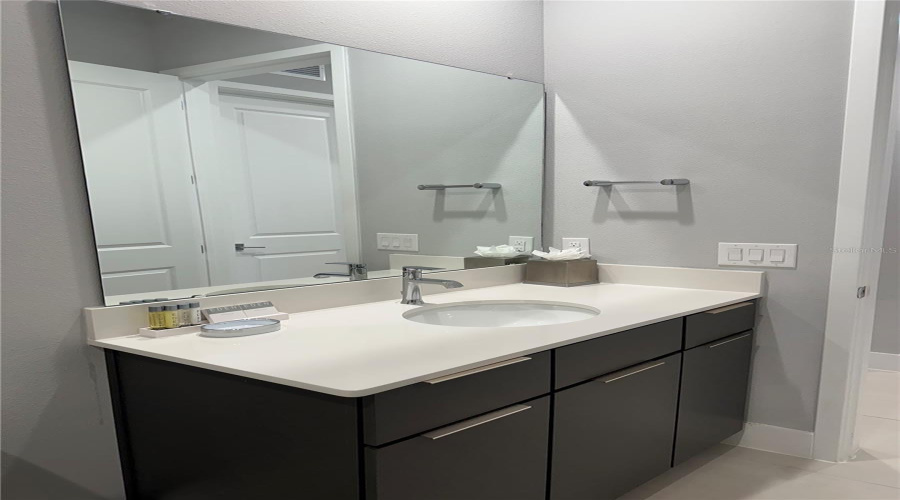 KISSIMMEE, Florida 34747, 4 Bedrooms Bedrooms, ,3 BathroomsBathrooms,Residential,For Sale,SANDY RIDGE DR,0,MFRO6244142