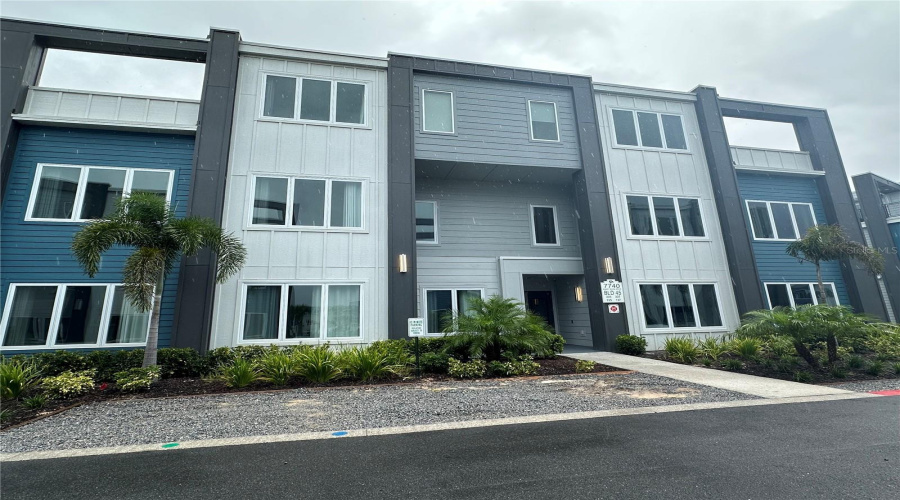KISSIMMEE, Florida 34747, 4 Bedrooms Bedrooms, ,3 BathroomsBathrooms,Residential,For Sale,SANDY RIDGE DR,0,MFRO6244142
