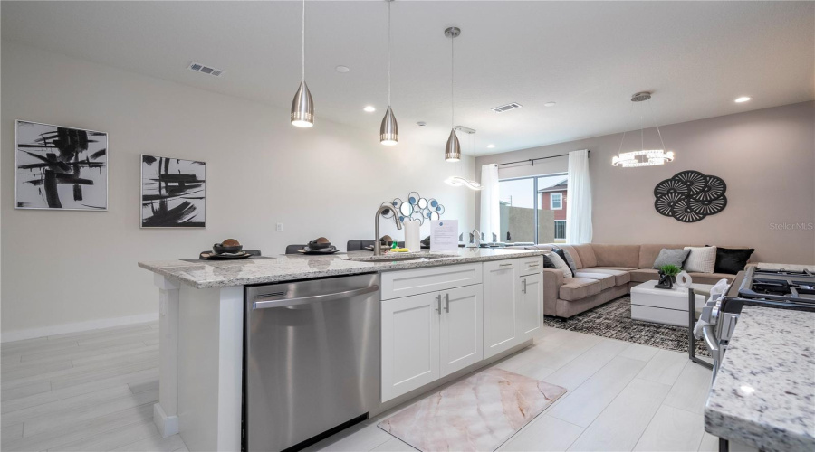 KISSIMMEE, Florida 34747, 3 Bedrooms Bedrooms, ,3 BathroomsBathrooms,Residential,For Sale,SUNFLOWER,0,MFRO6247302