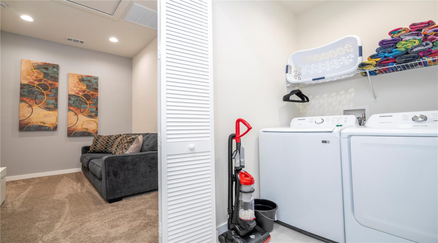 KISSIMMEE, Florida 34747, 3 Bedrooms Bedrooms, ,3 BathroomsBathrooms,Residential,For Sale,SUNFLOWER,0,MFRO6247302