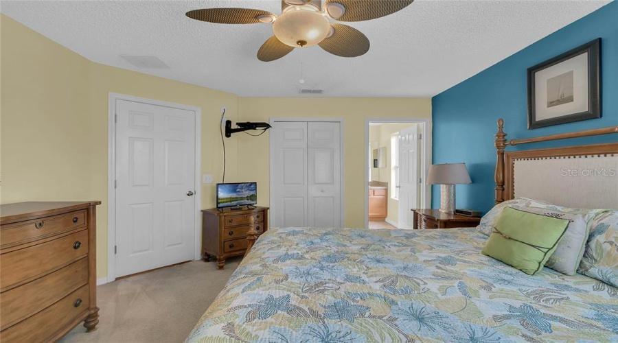 KISSIMMEE, Florida 34747, 6 Bedrooms Bedrooms, ,5 BathroomsBathrooms,Residential,For Sale,LIDO KEY,0,MFRO6247930