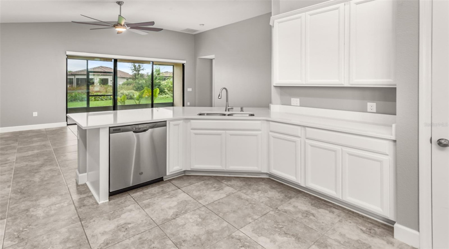 KISSIMMEE, Florida 34746, 3 Bedrooms Bedrooms, ,2 BathroomsBathrooms,Residential,For Sale,CARRICK BEND,0,MFRO6248003