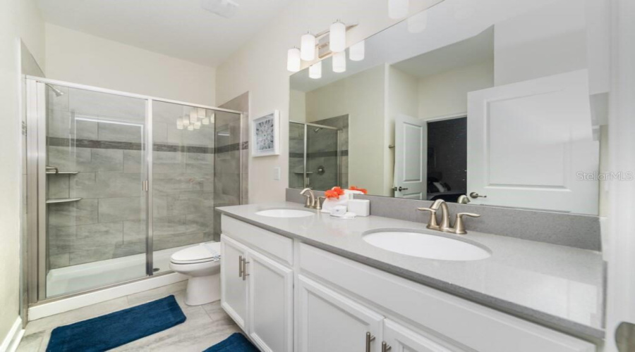 DAVENPORT, Florida 33896, 8 Bedrooms Bedrooms, ,5 BathroomsBathrooms,Residential,For Sale,MOON VALLEY,0,MFRS5113000