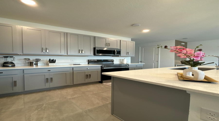 DAVENPORT, Florida 33896, 3 Bedrooms Bedrooms, ,2 BathroomsBathrooms,Residential,For Sale,LONGBOAT,0,MFRS5111671
