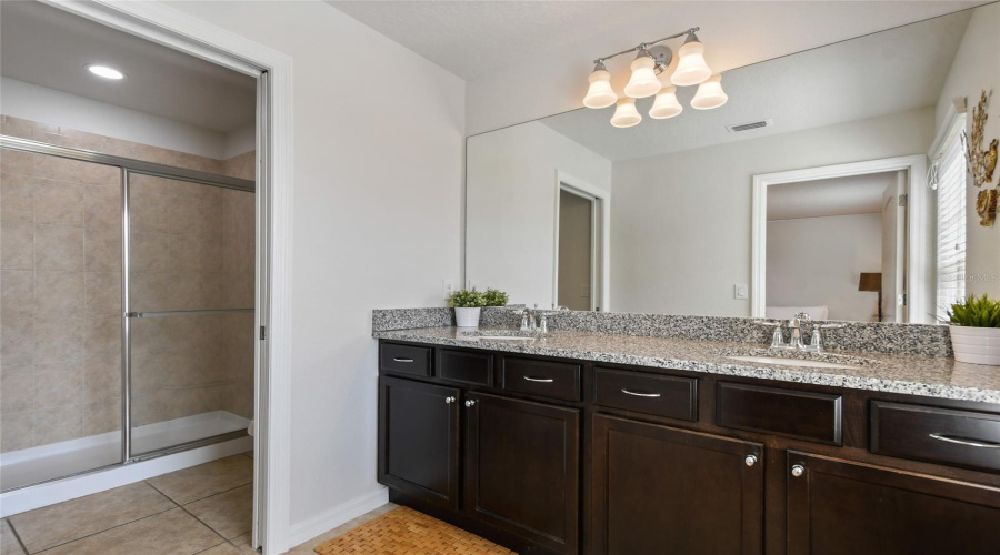 Master Ensuite Bathroom