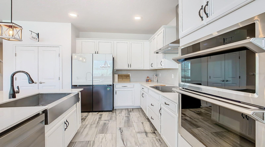 Kitchen With Built In Oven