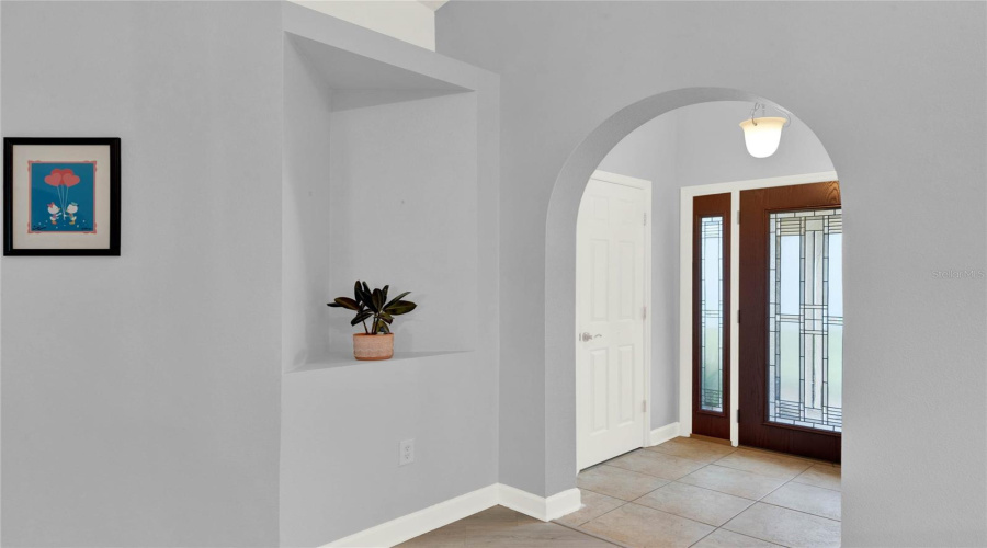 Entryway/ Front Foyer