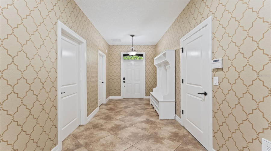DAVENPORT, Florida 33896, 8 Bedrooms Bedrooms, ,5 BathroomsBathrooms,Residential,For Sale,THUNDERBIRD,0,MFRO6246013