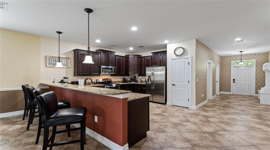 DAVENPORT, Florida 33896, 8 Bedrooms Bedrooms, ,5 BathroomsBathrooms,Residential,For Sale,THUNDERBIRD,0,MFRO6246013