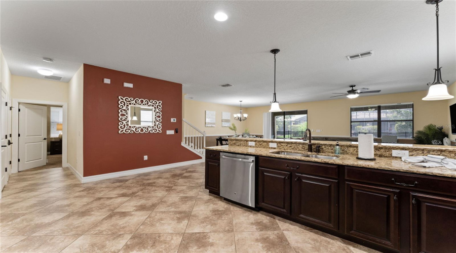 DAVENPORT, Florida 33896, 8 Bedrooms Bedrooms, ,5 BathroomsBathrooms,Residential,For Sale,THUNDERBIRD,0,MFRO6246013