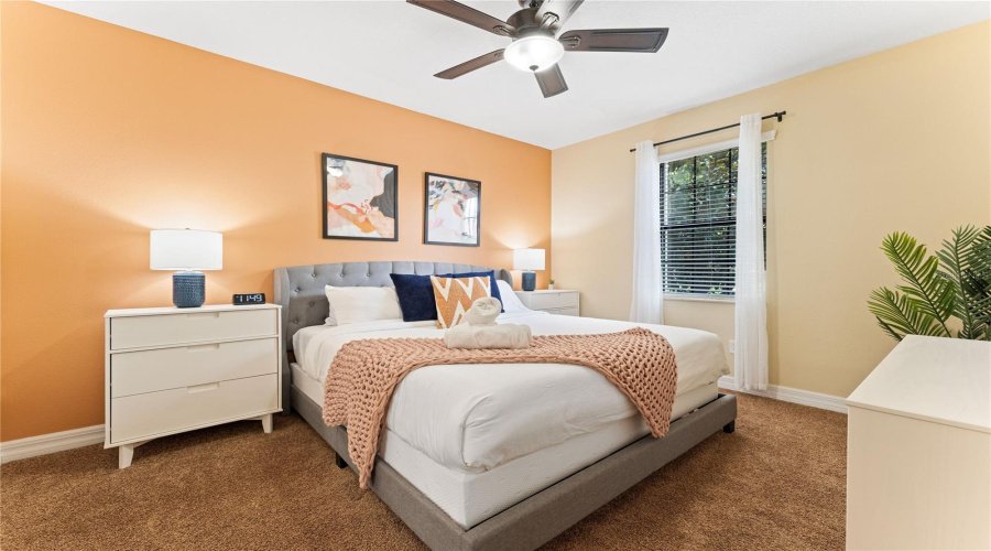 DAVENPORT, Florida 33896, 8 Bedrooms Bedrooms, ,5 BathroomsBathrooms,Residential,For Sale,THUNDERBIRD,0,MFRO6246013