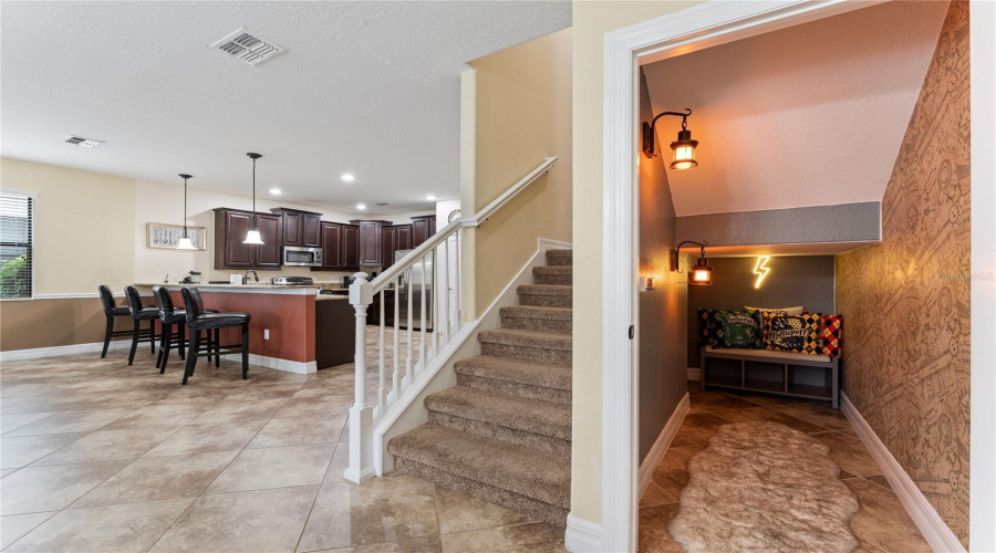 DAVENPORT, Florida 33896, 8 Bedrooms Bedrooms, ,5 BathroomsBathrooms,Residential,For Sale,THUNDERBIRD,0,MFRO6246013