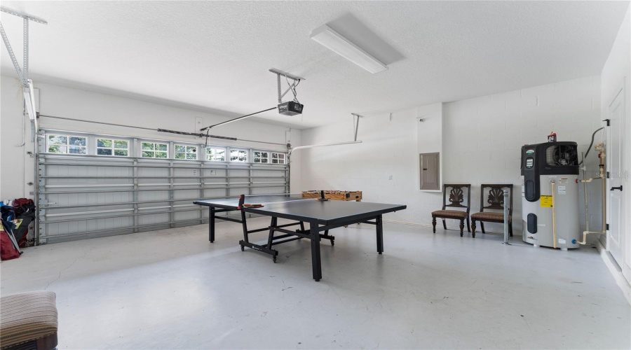 DAVENPORT, Florida 33896, 8 Bedrooms Bedrooms, ,5 BathroomsBathrooms,Residential,For Sale,THUNDERBIRD,0,MFRO6246013