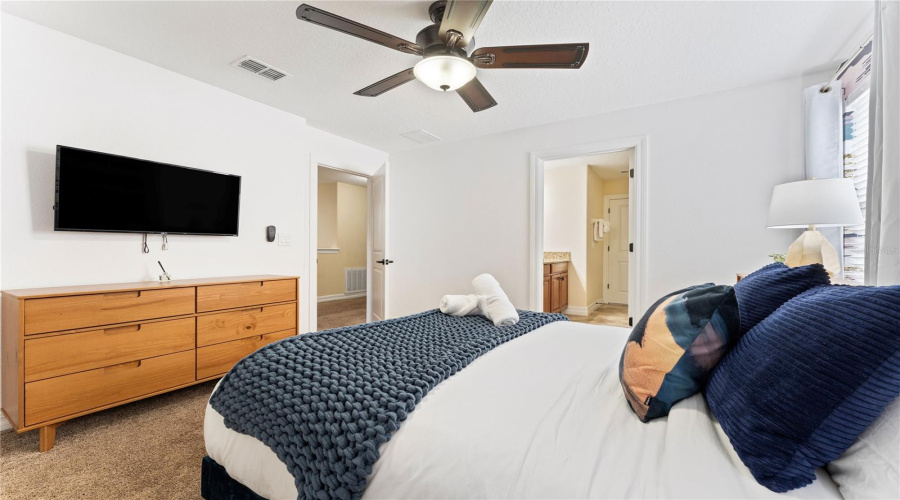 DAVENPORT, Florida 33896, 8 Bedrooms Bedrooms, ,5 BathroomsBathrooms,Residential,For Sale,THUNDERBIRD,0,MFRO6246013