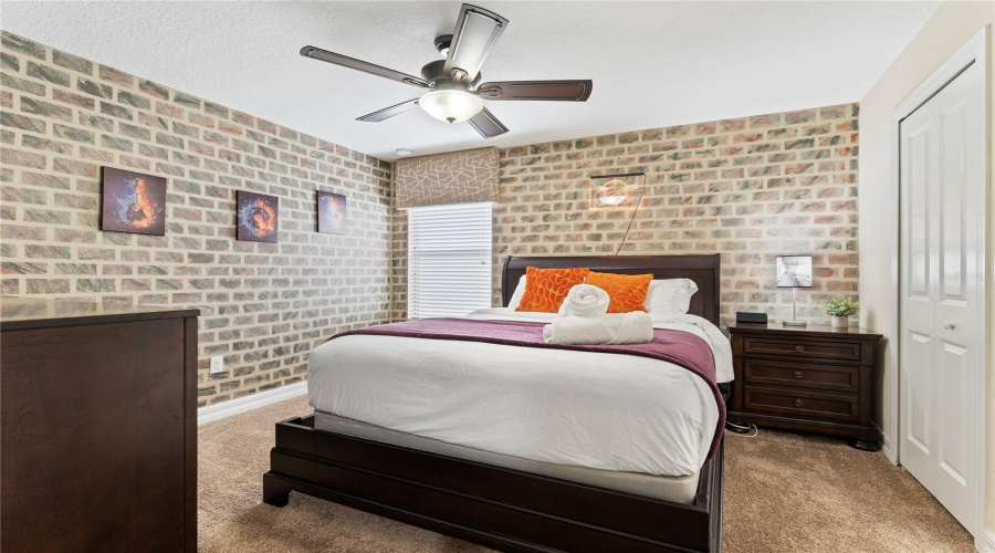 DAVENPORT, Florida 33896, 8 Bedrooms Bedrooms, ,5 BathroomsBathrooms,Residential,For Sale,THUNDERBIRD,0,MFRO6246013