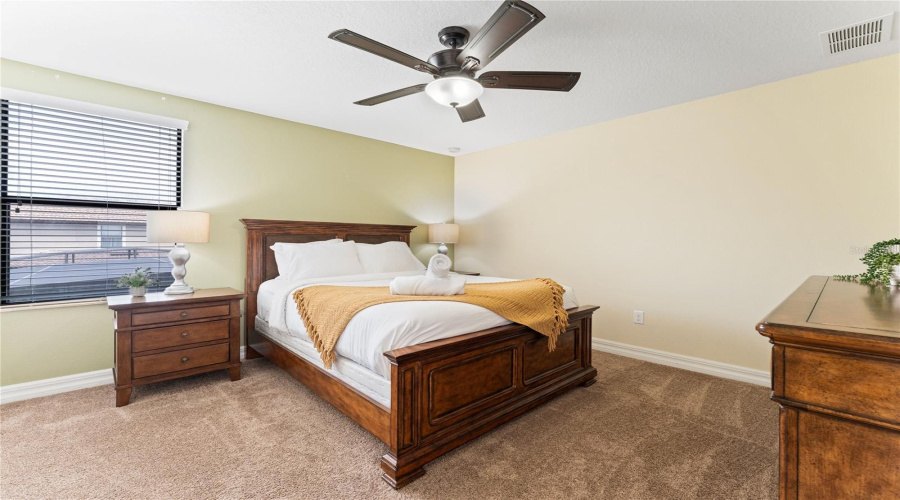 DAVENPORT, Florida 33896, 8 Bedrooms Bedrooms, ,5 BathroomsBathrooms,Residential,For Sale,THUNDERBIRD,0,MFRO6246013