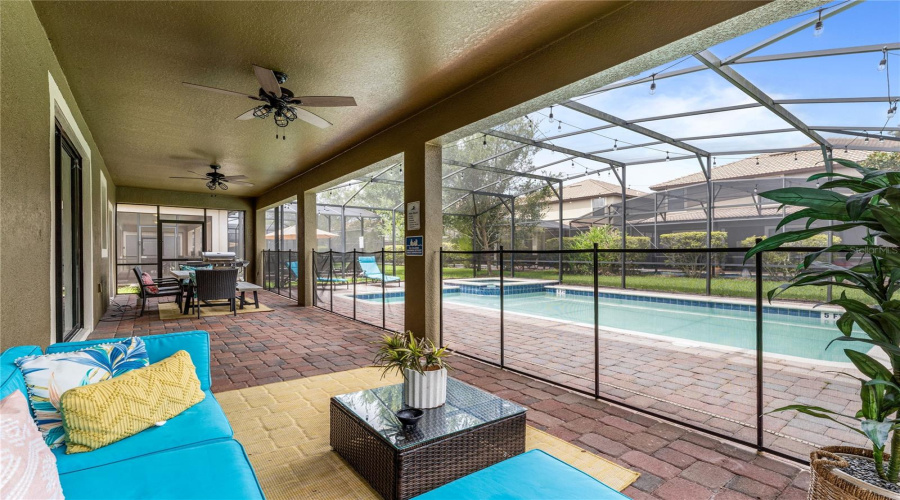 DAVENPORT, Florida 33896, 8 Bedrooms Bedrooms, ,5 BathroomsBathrooms,Residential,For Sale,THUNDERBIRD,0,MFRO6246013