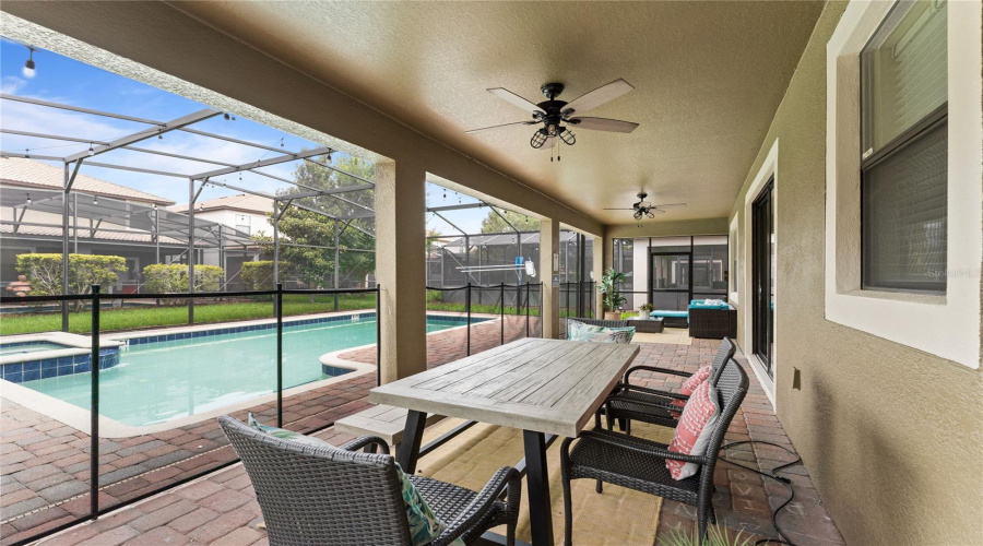 DAVENPORT, Florida 33896, 8 Bedrooms Bedrooms, ,5 BathroomsBathrooms,Residential,For Sale,THUNDERBIRD,0,MFRO6246013