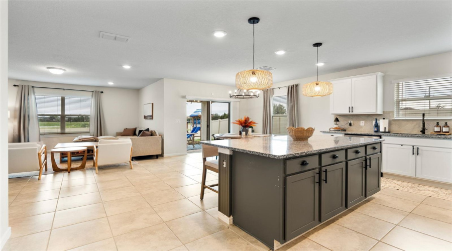 DAVENPORT, Florida 33837, 4 Bedrooms Bedrooms, ,2 BathroomsBathrooms,Residential,For Sale,SUGARWOOD,0,MFRO6249610