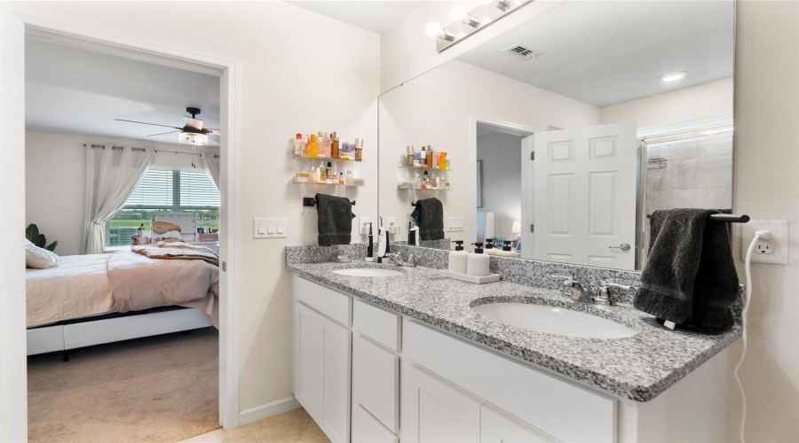 DAVENPORT, Florida 33837, 4 Bedrooms Bedrooms, ,2 BathroomsBathrooms,Residential,For Sale,SUGARWOOD,0,MFRO6249610