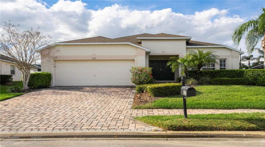 Davenport, Florida 33896, 4 Bedrooms Bedrooms, ,3 Bathroomsbathrooms,Residential,For Sale,Balmoral Dr,Mfrs5114070
