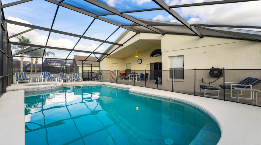 Davenport, Florida 33896, 4 Bedrooms Bedrooms, ,3 Bathroomsbathrooms,Residential,For Sale,Balmoral Dr,Mfrs5114070