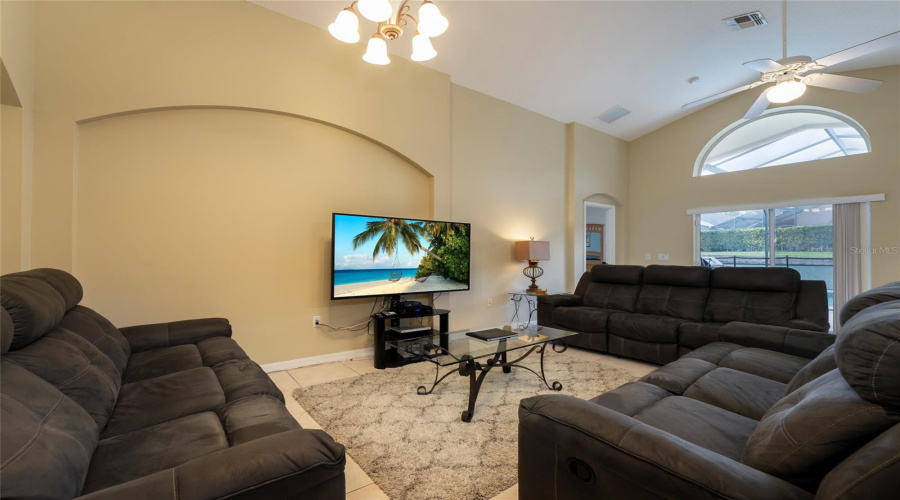 Davenport, Florida 33896, 4 Bedrooms Bedrooms, ,3 Bathroomsbathrooms,Residential,For Sale,Balmoral Dr,Mfrs5114070