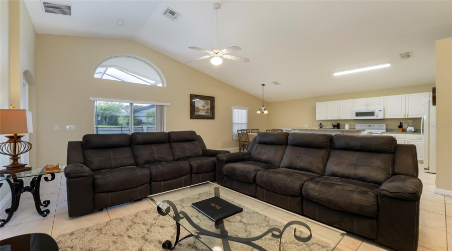 Davenport, Florida 33896, 4 Bedrooms Bedrooms, ,3 Bathroomsbathrooms,Residential,For Sale,Balmoral Dr,Mfrs5114070