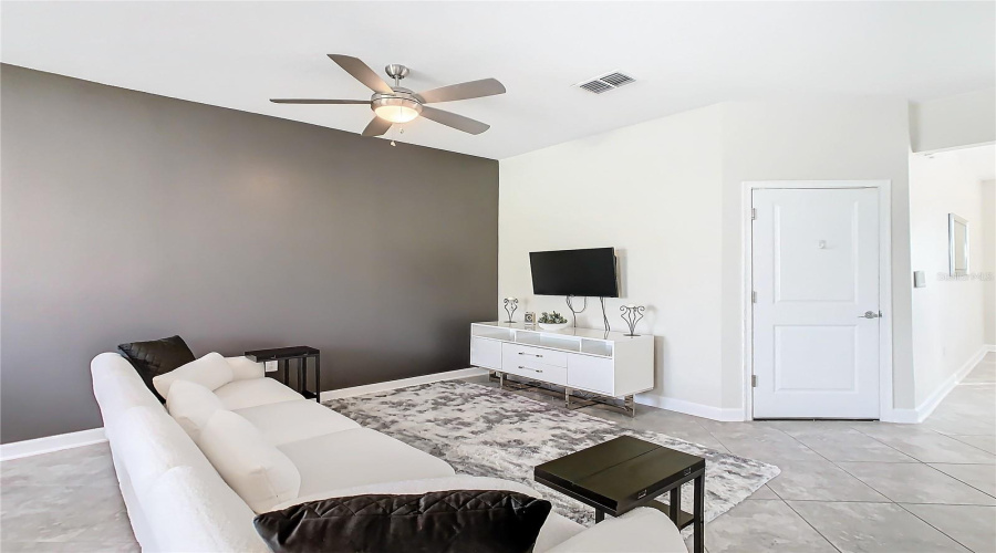 Davenport, Florida 33896, 3 Bedrooms Bedrooms, ,2 Bathroomsbathrooms,Residential,For Sale,Royal St George,Mfro6211381