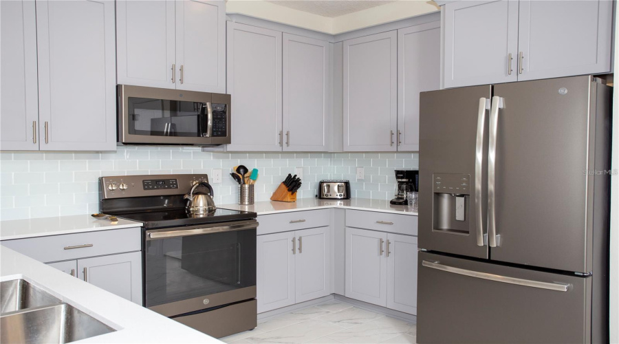 KISSIMMEE, Florida 34746, 7 Bedrooms Bedrooms, ,5 BathroomsBathrooms,Residential,For Sale,TARGET,0,MFRS5103555
