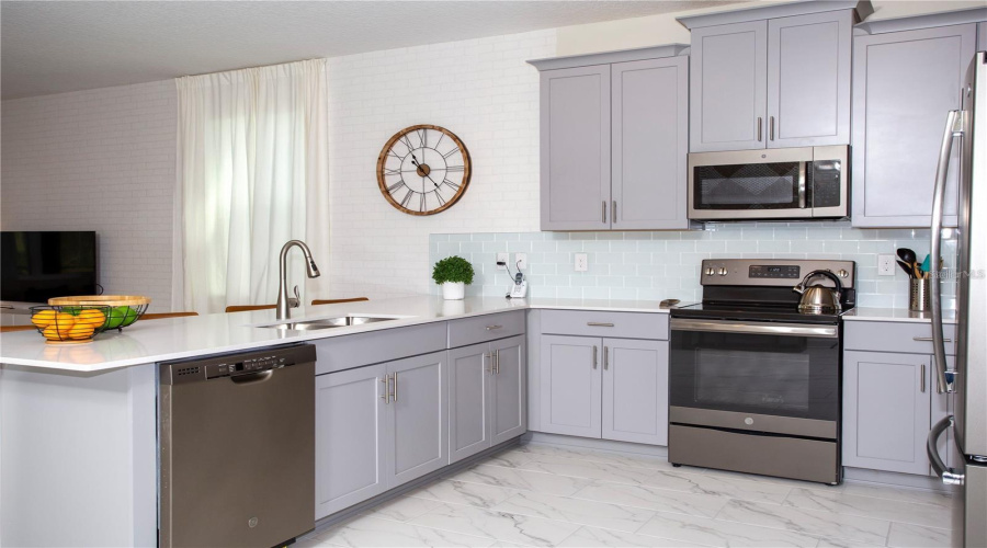 KISSIMMEE, Florida 34746, 7 Bedrooms Bedrooms, ,5 BathroomsBathrooms,Residential,For Sale,TARGET,0,MFRS5103555