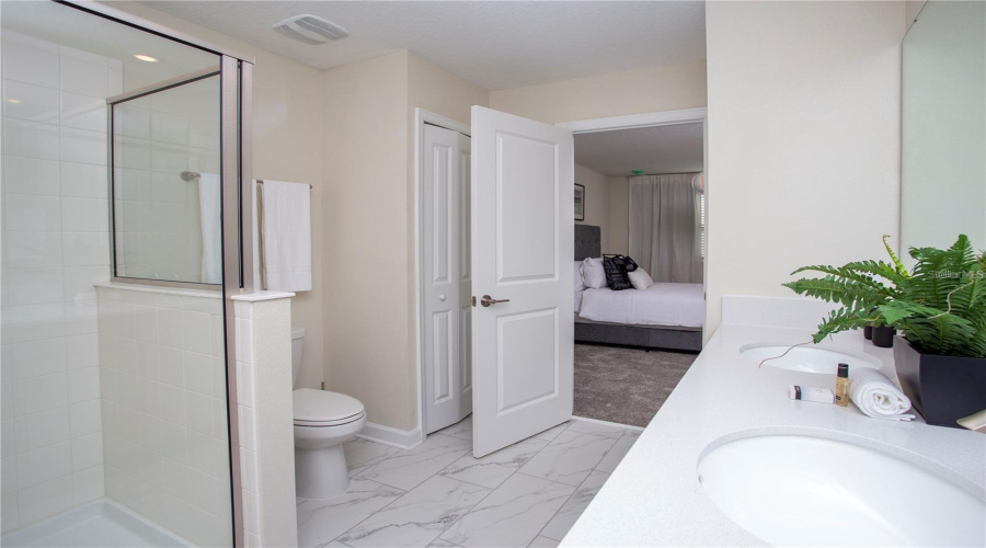 KISSIMMEE, Florida 34746, 7 Bedrooms Bedrooms, ,5 BathroomsBathrooms,Residential,For Sale,TARGET,0,MFRS5103555
