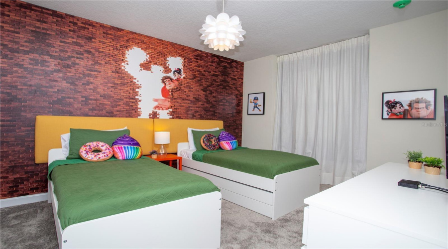 KISSIMMEE, Florida 34746, 7 Bedrooms Bedrooms, ,5 BathroomsBathrooms,Residential,For Sale,TARGET,0,MFRS5103555