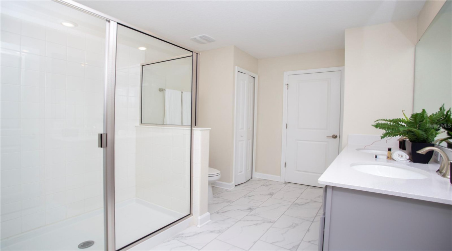 KISSIMMEE, Florida 34746, 7 Bedrooms Bedrooms, ,5 BathroomsBathrooms,Residential,For Sale,TARGET,0,MFRS5103555