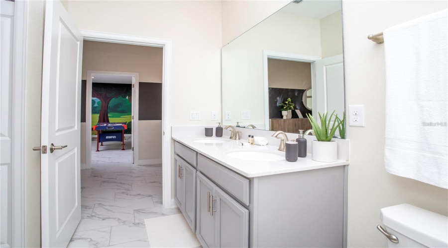 KISSIMMEE, Florida 34746, 7 Bedrooms Bedrooms, ,5 BathroomsBathrooms,Residential,For Sale,TARGET,0,MFRS5103555