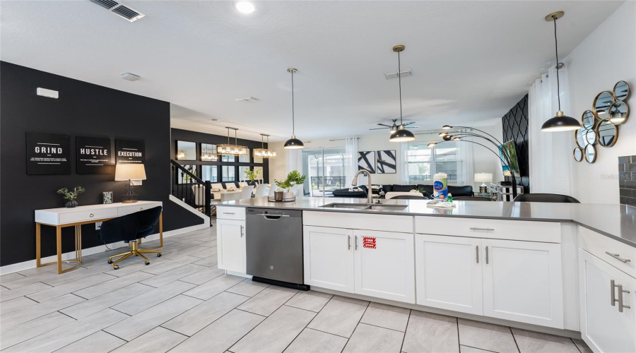 KISSIMMEE, Florida 34746, 8 Bedrooms Bedrooms, ,5 BathroomsBathrooms,Residential,For Sale,TARGET,0,MFRO6250884
