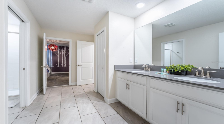 KISSIMMEE, Florida 34746, 8 Bedrooms Bedrooms, ,5 BathroomsBathrooms,Residential,For Sale,TARGET,0,MFRO6250884