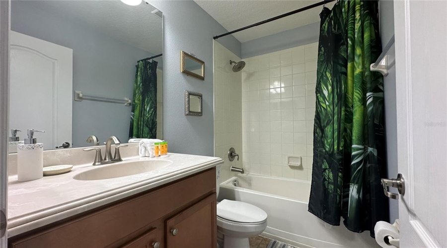 KISSIMMEE, Florida 34747, 6 Bedrooms Bedrooms, ,5 BathroomsBathrooms,Residential,For Sale,CANDY PALM,0,MFRS5114396