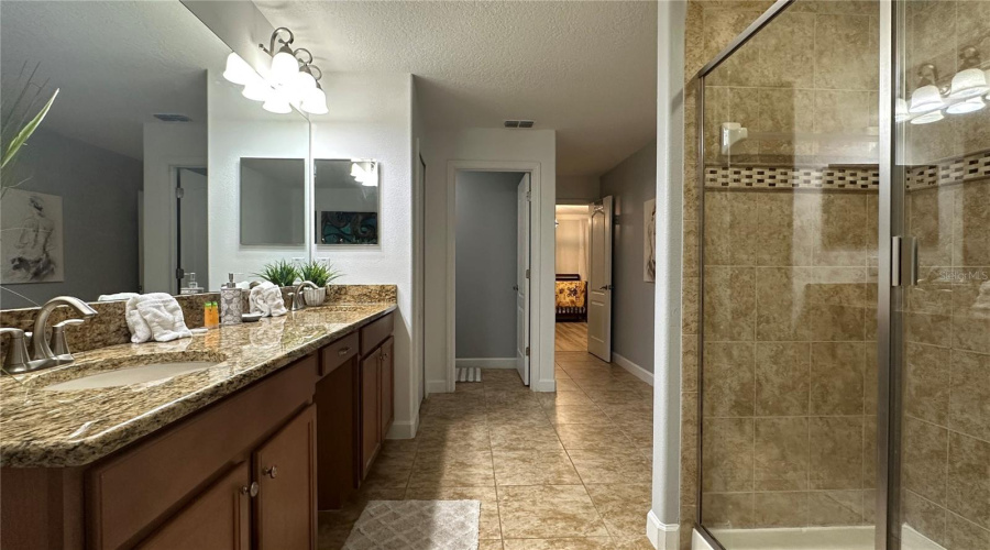 KISSIMMEE, Florida 34747, 6 Bedrooms Bedrooms, ,5 BathroomsBathrooms,Residential,For Sale,CANDY PALM,0,MFRS5114396