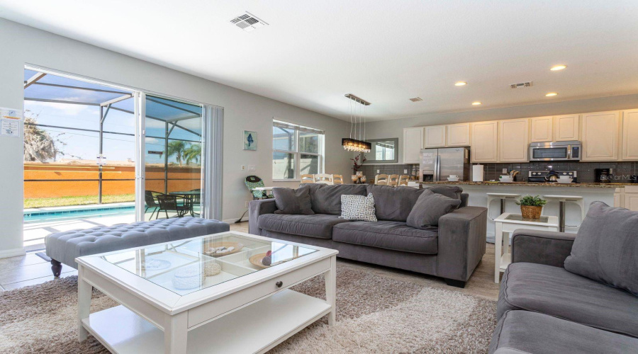 KISSIMMEE, Florida 34746, 4 Bedrooms Bedrooms, ,3 BathroomsBathrooms,Residential,For Sale,LAS FUENTES,0,MFRO6252418