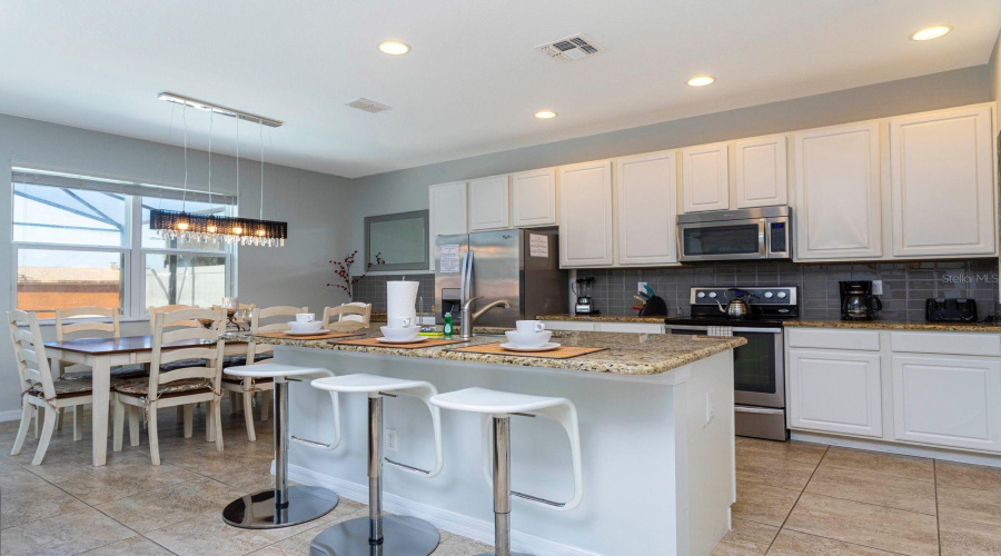 KISSIMMEE, Florida 34746, 4 Bedrooms Bedrooms, ,3 BathroomsBathrooms,Residential,For Sale,LAS FUENTES,0,MFRO6252418