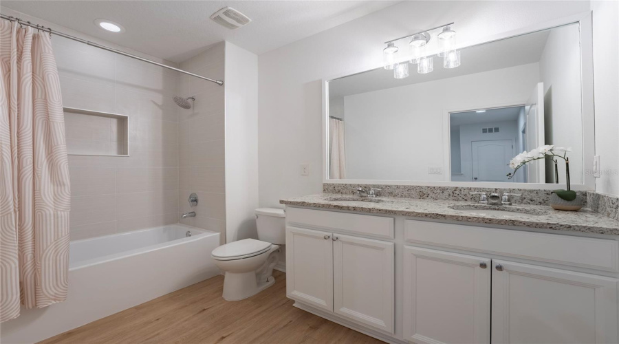 DAVENPORT, Florida 33837, 4 Bedrooms Bedrooms, ,3 BathroomsBathrooms,Residential,For Sale,TERRASONESTA,MFRS5114326