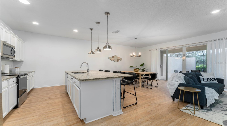 DAVENPORT, Florida 33837, 4 Bedrooms Bedrooms, ,3 BathroomsBathrooms,Residential,For Sale,TERRASONESTA,MFRS5114326